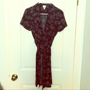 Black & white line face drawing mini button down